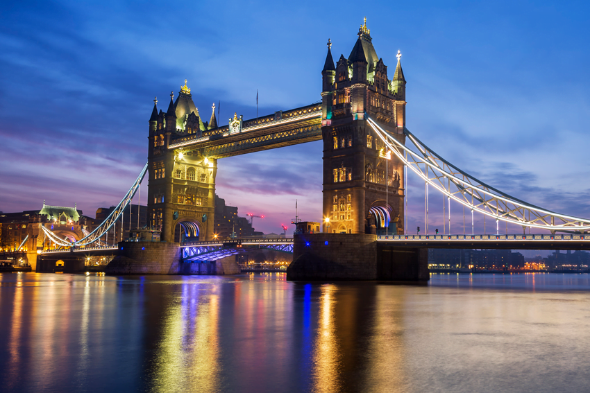 https://gfi-academy.com/wp-content/uploads/2023/12/famous-tower-bridge-evening-london-england.png